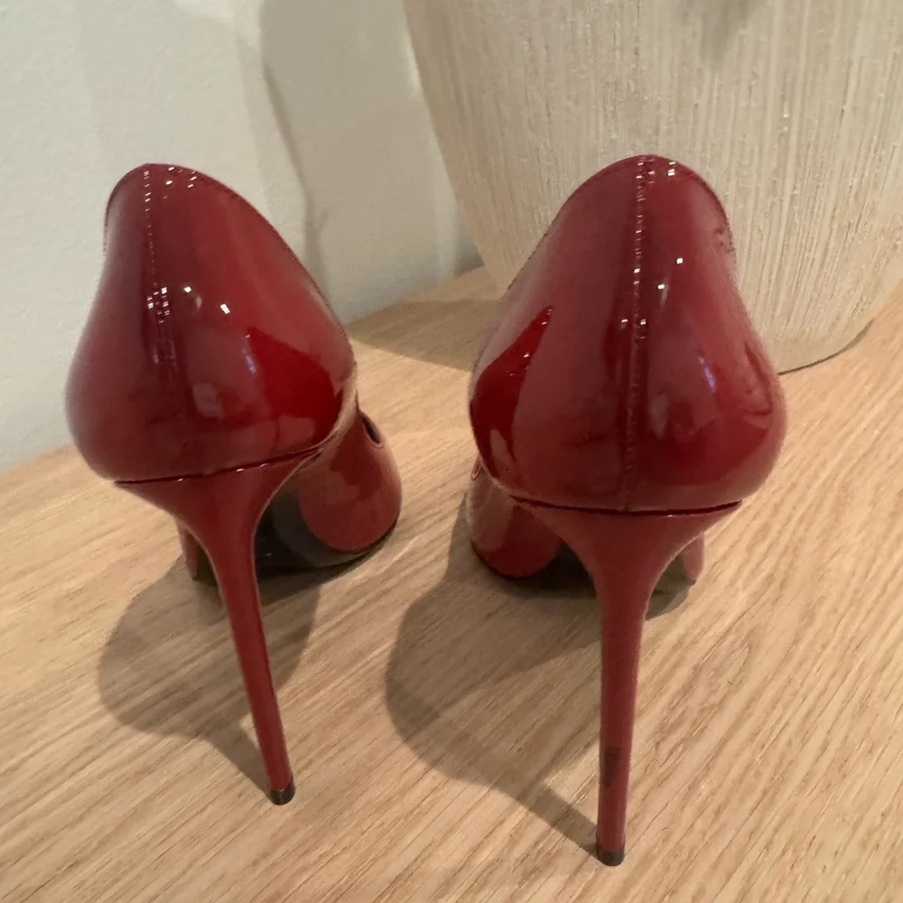 Saint Laurent Burgundy Patent Pointed-Toe Pumps - Picture 4 of 14